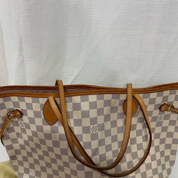 Luis Vuitton tote bag mediam size - Picture 3 of 10